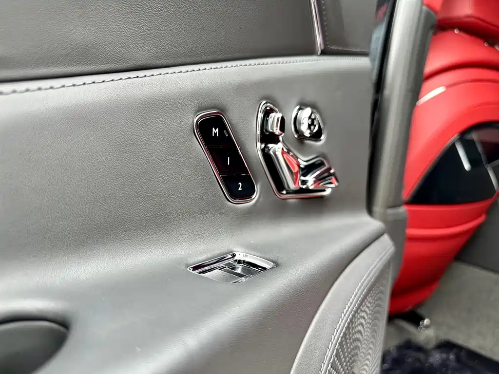 Bentley Flying Spur PHEV — миниатюра 12