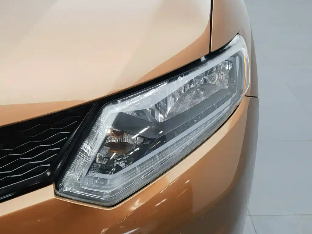 Nissan X-Trail — миниатюра 7
