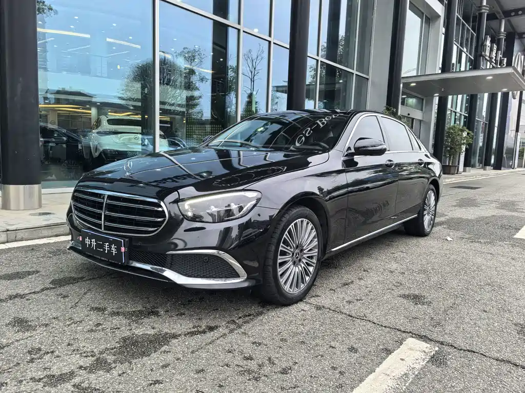 Mercedes-Benz E-Class — миниатюра 7