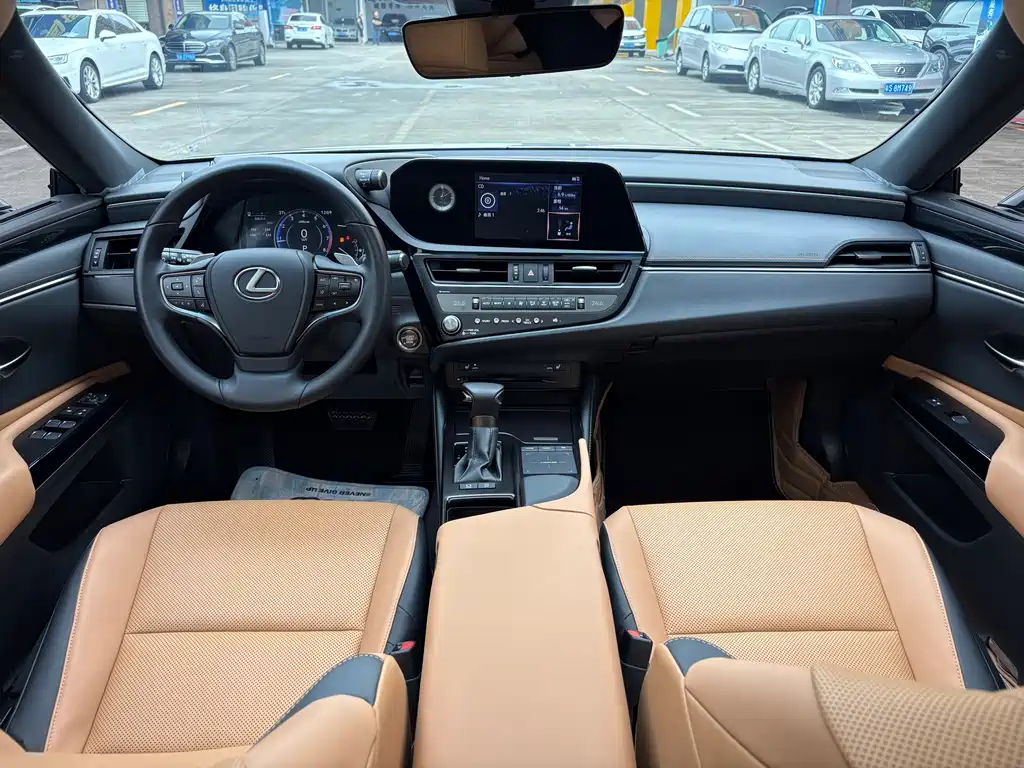 Lexus ES — миниатюра 11