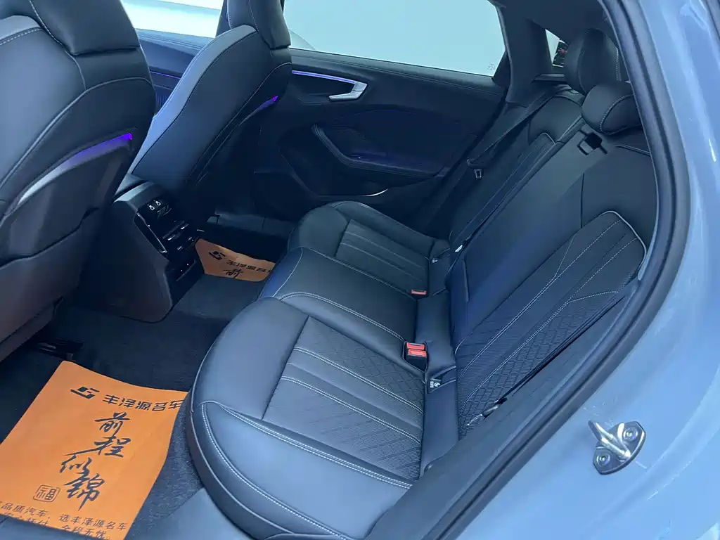 Audi A5L — миниатюра 7