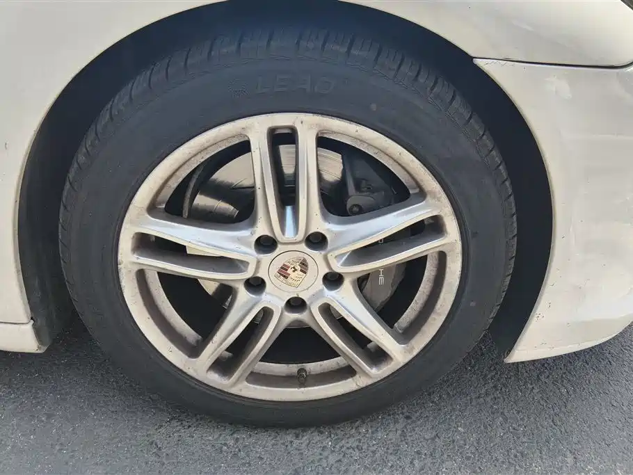Porsche Panamera 2013 Panamera 4 Platinum Edition 3.6L