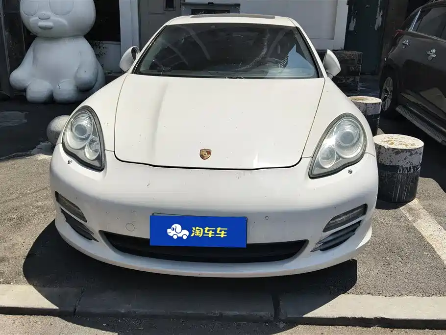 Porsche Panamera 2013 Panamera 4 Platinum Edition 3.6L