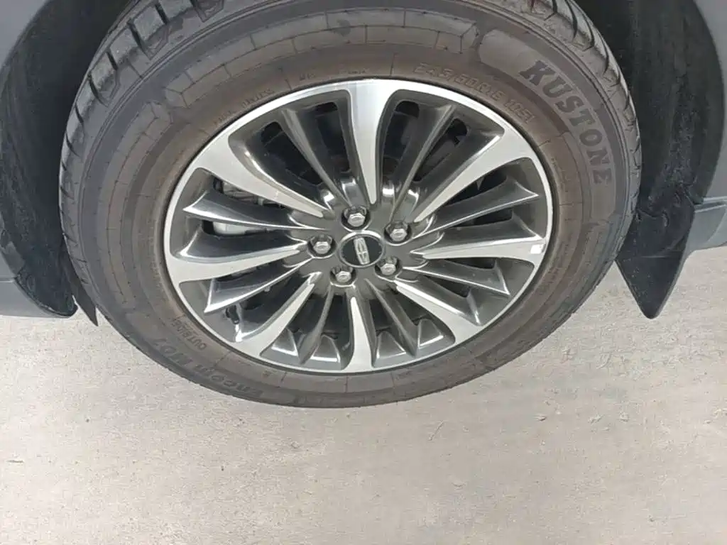 Lincoln Nautilus (Import) — миниатюра 23