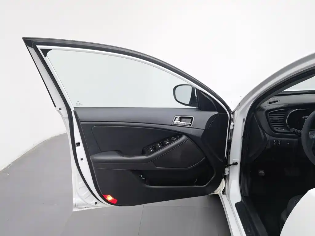 Kia K5 — миниатюра 8