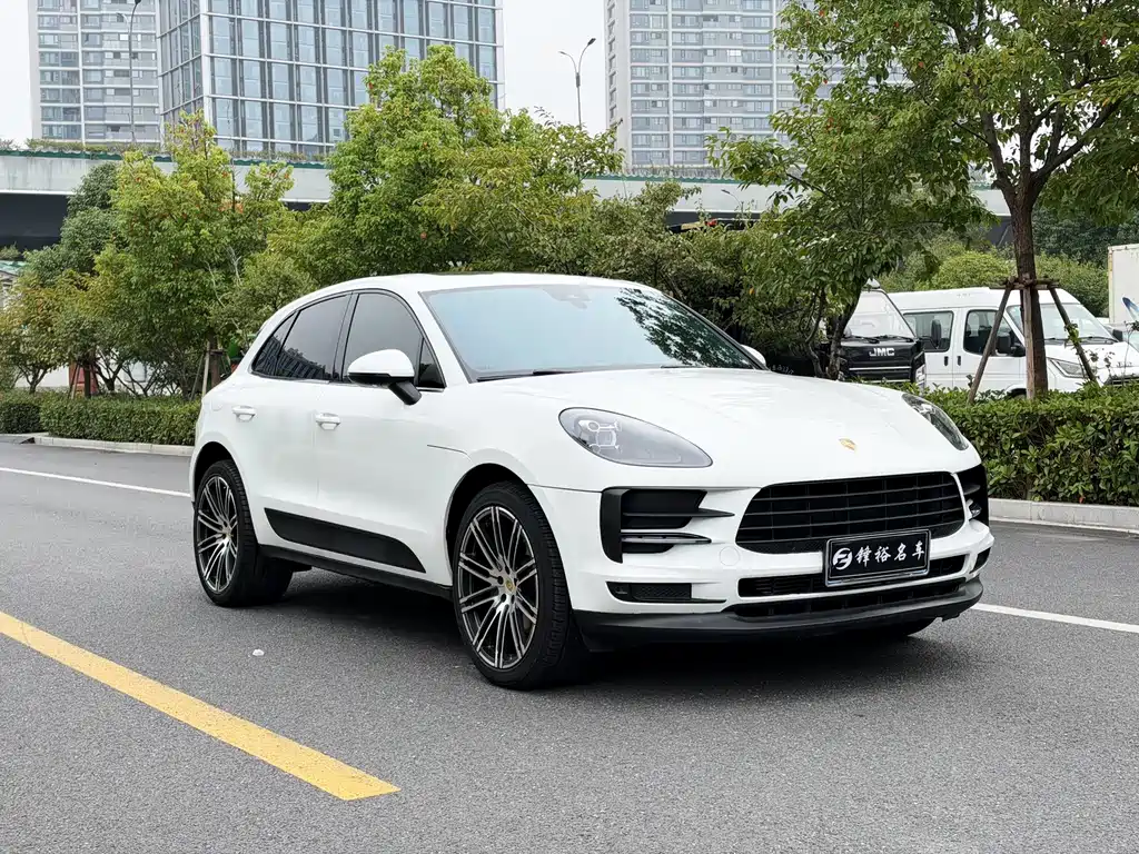 Porsche Macan — миниатюра 3
