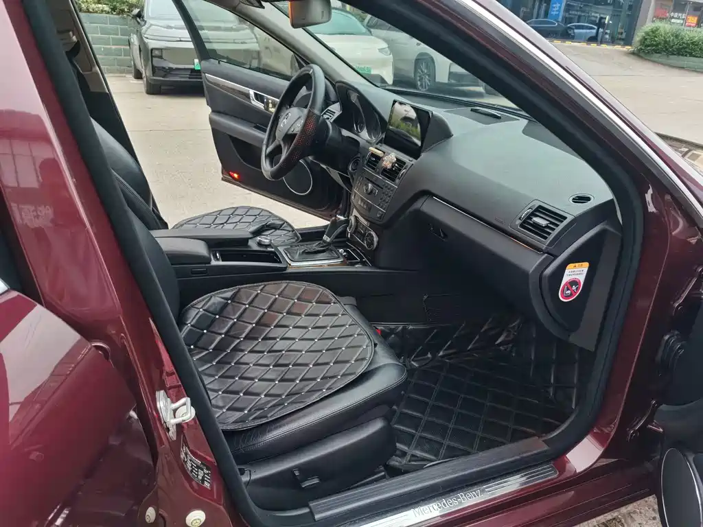 Mercedes-Benz C-Class — миниатюра 4