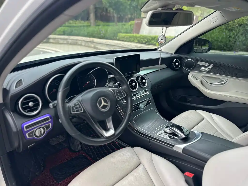 Mercedes-Benz C-Class — миниатюра 7