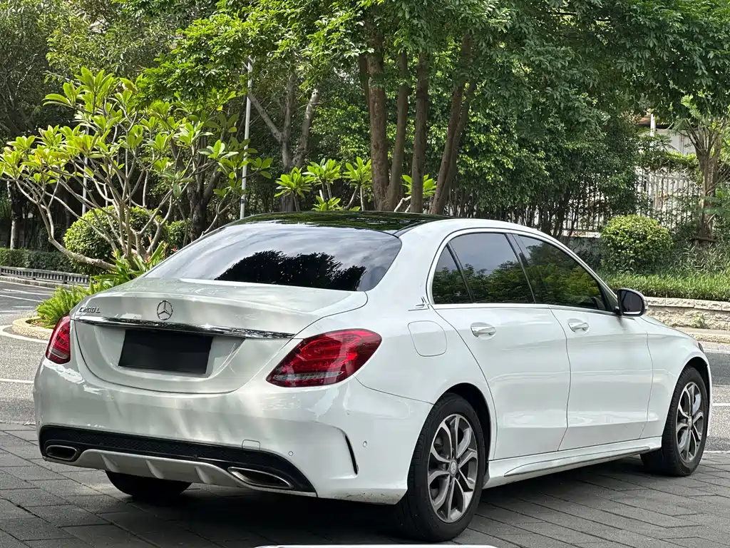 Mercedes-Benz C-Class — миниатюра 8