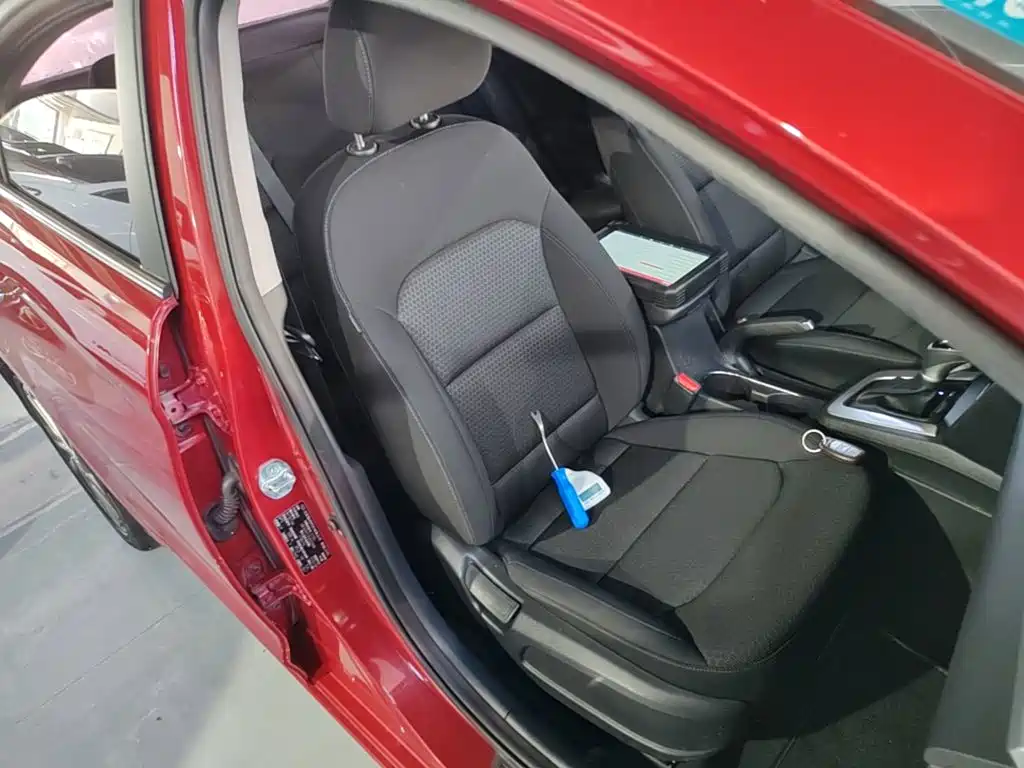 Hyundai Elantra — миниатюра 25