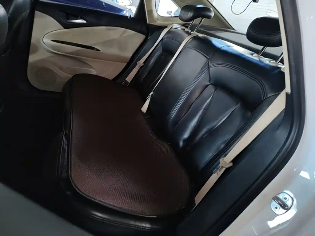 Buick Verano — миниатюра 17