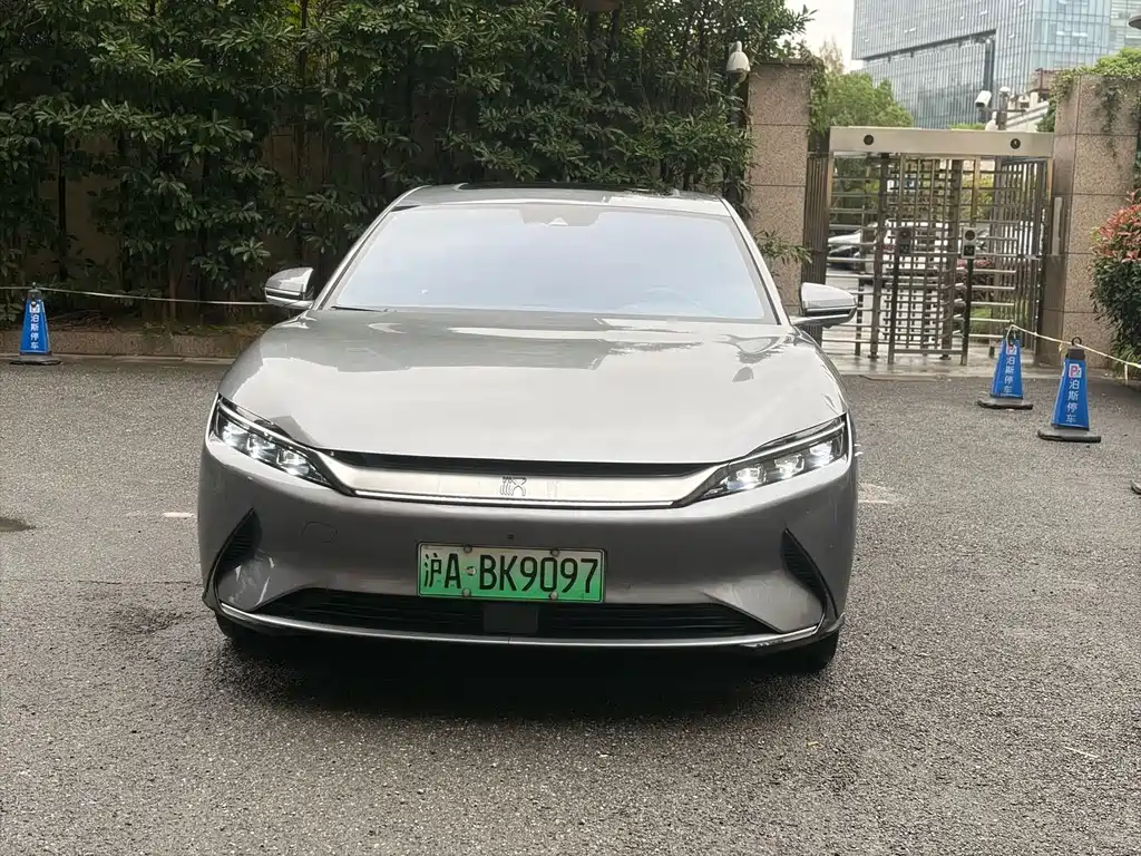 BYD Han — миниатюра 2