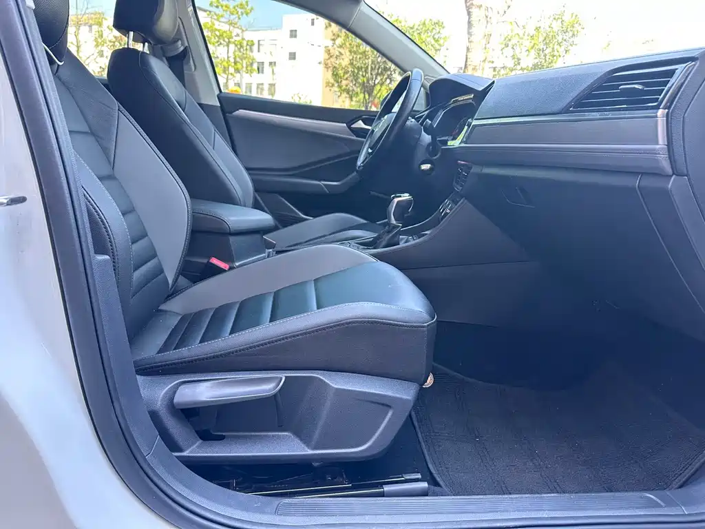 Volkswagen Sagitar — миниатюра 24