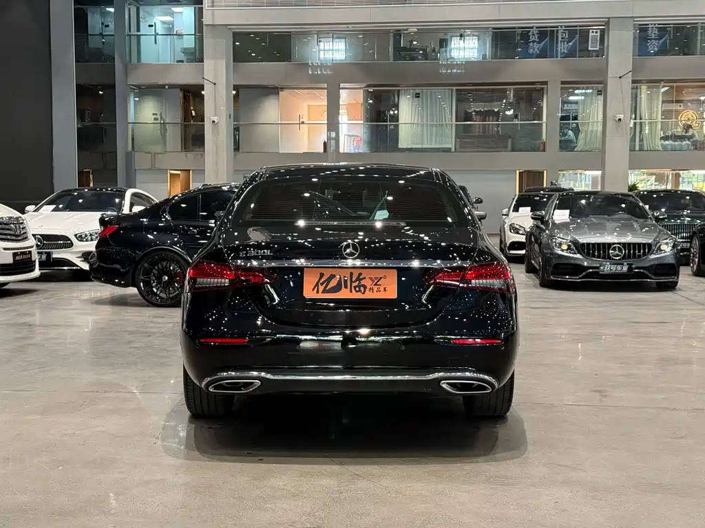 MERCEDES-BENZ E CLASS