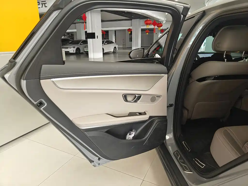 BYD Han 2025 EV Smart Drive 605KM