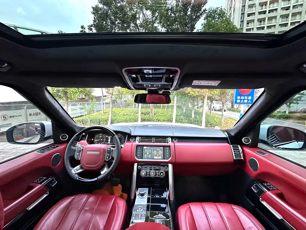 Land Rover Range Rover — миниатюра 4