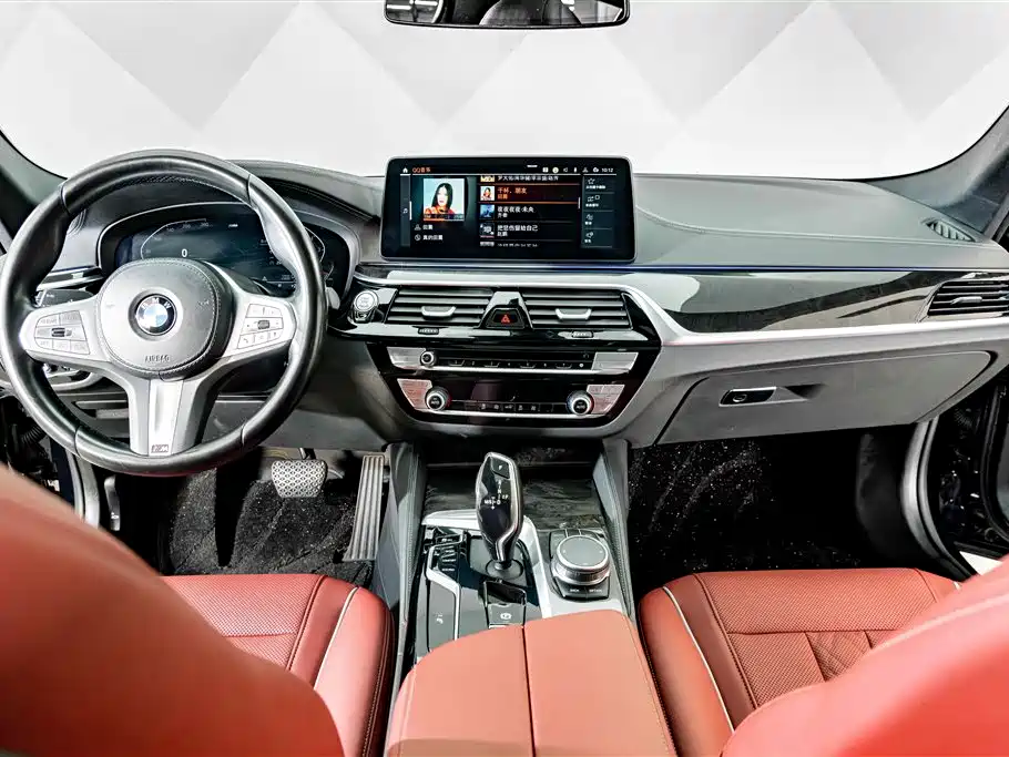 BMW 5 Series — миниатюра 12