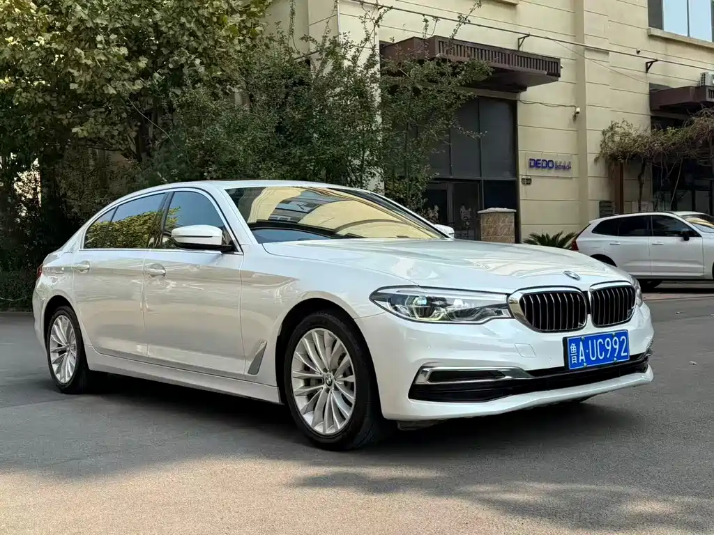 BMW 5 Series — миниатюра 3