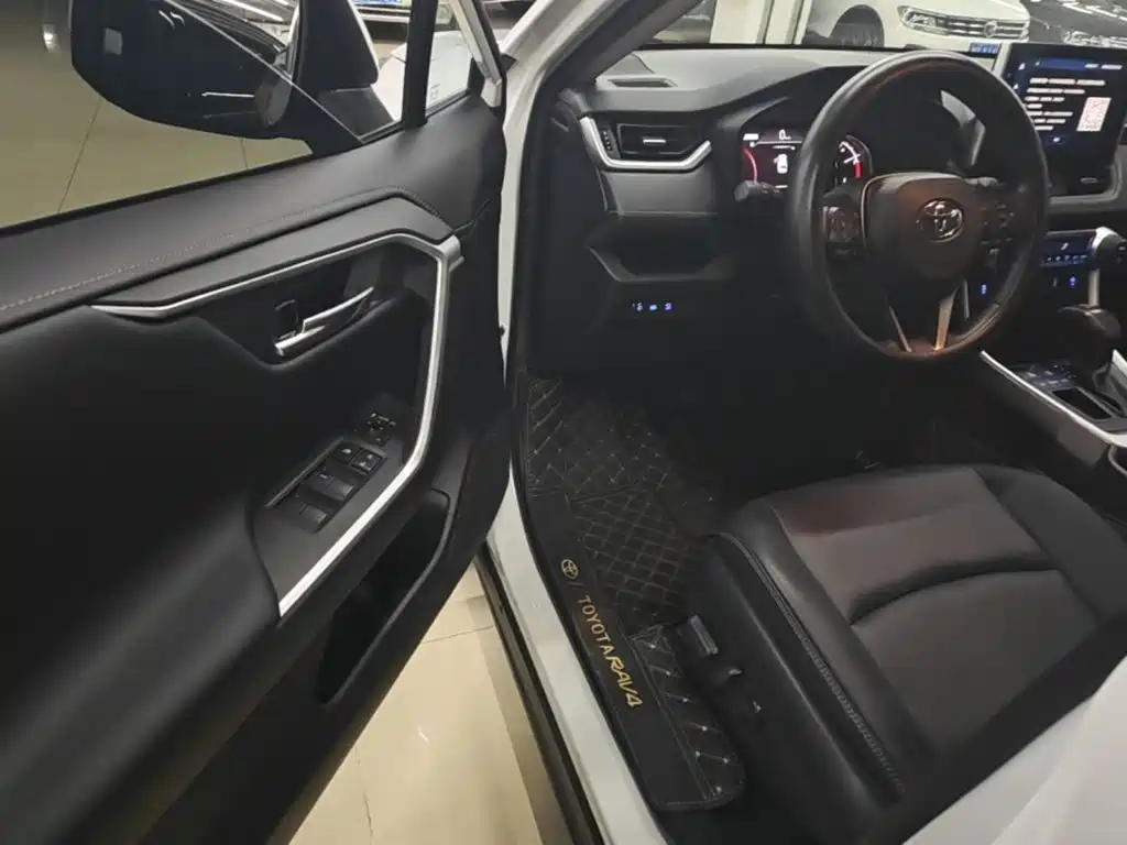 Toyota RAV4 — миниатюра 16