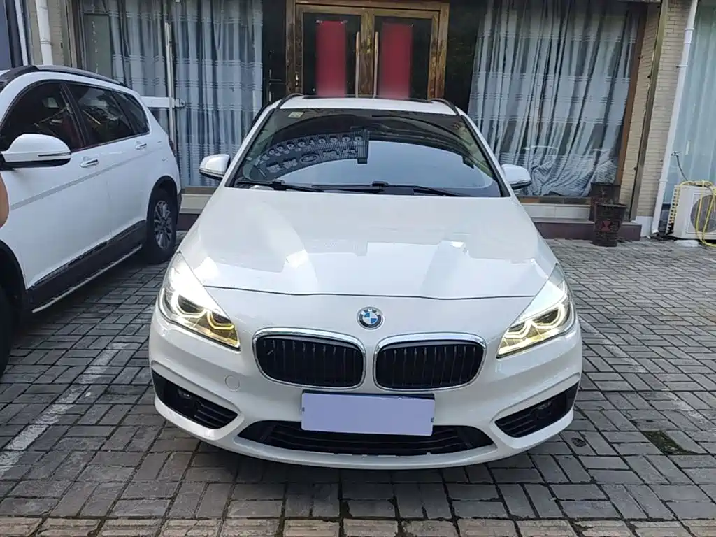BMW 2 Series Active Tourer (Import) — миниатюра 3