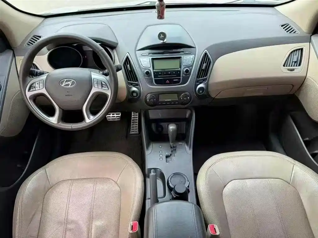 Hyundai BAIC Hyundai ix35 ix35 2010 2.0L AT Elite GLS