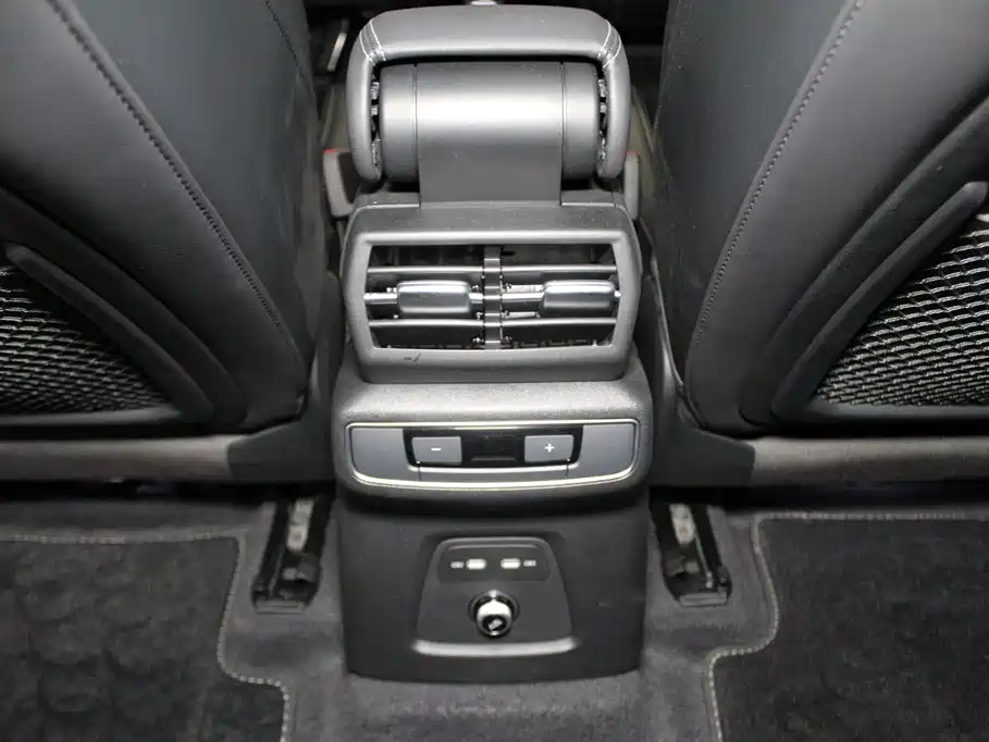 Audi Q4 e-tron — миниатюра 10
