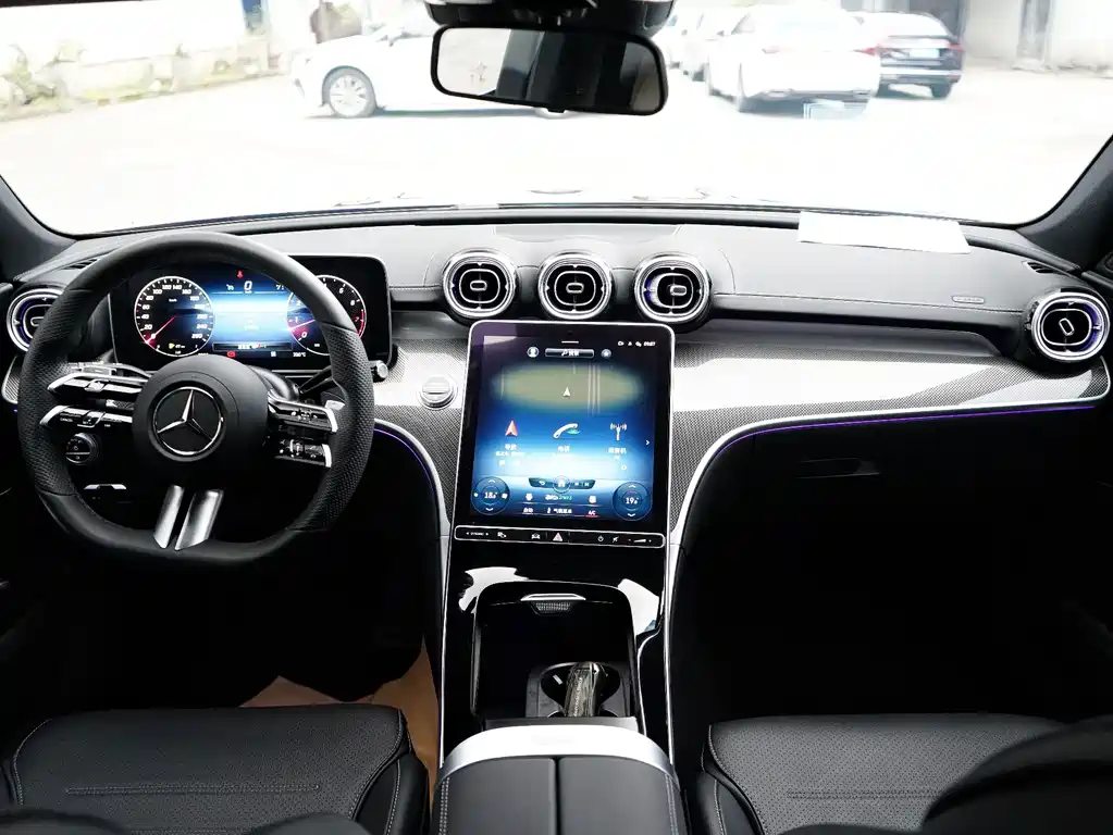Mercedes-Benz C-Class — миниатюра 13