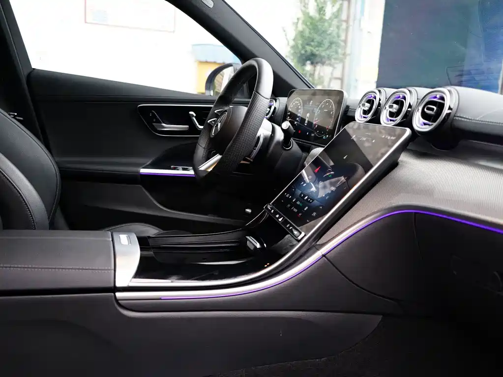 Mercedes-Benz C-Class — миниатюра 7