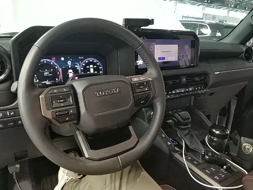 Toyota Prado — миниатюра 10