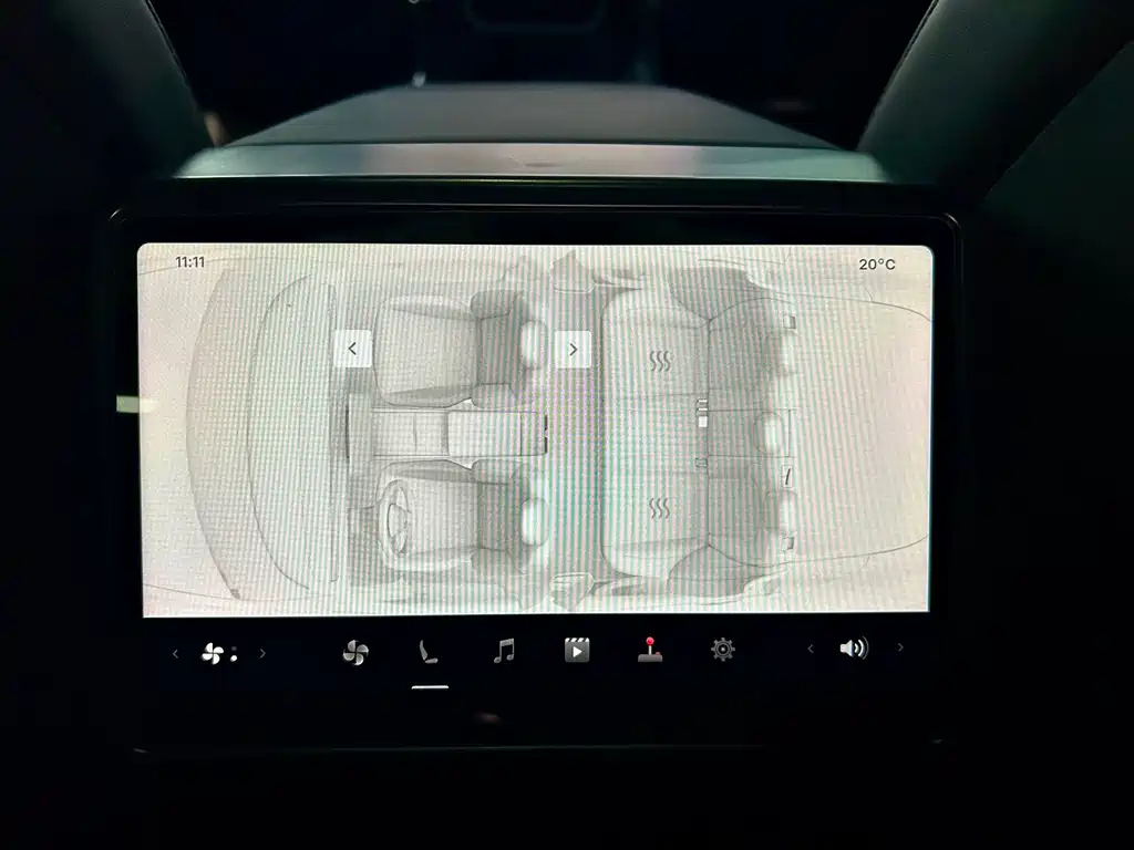 Tesla Model 3 — миниатюра 22