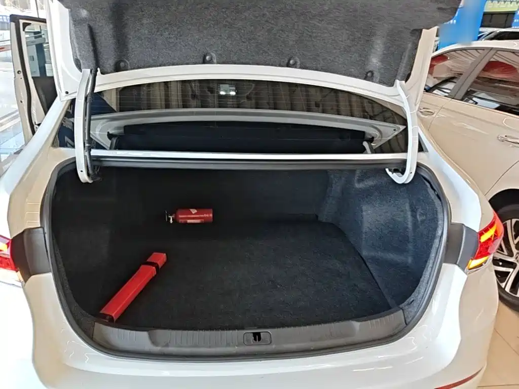 Buick Excelle — миниатюра 19