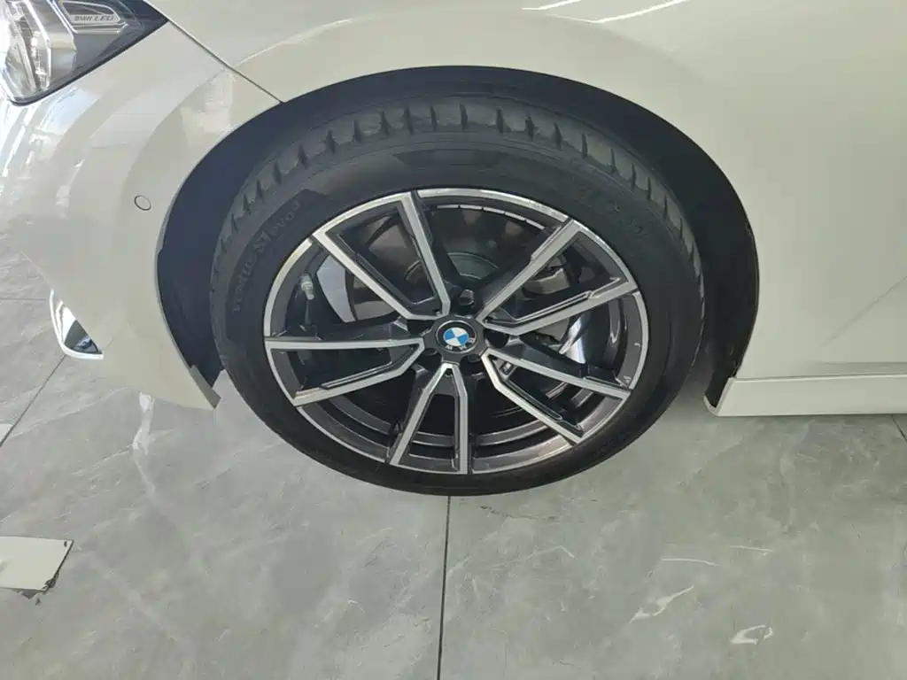 BMW 3 Series — миниатюра 23