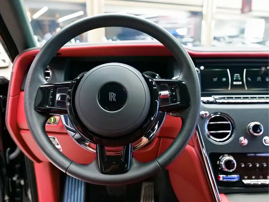 Rolls-Royce Cullinan — миниатюра 11