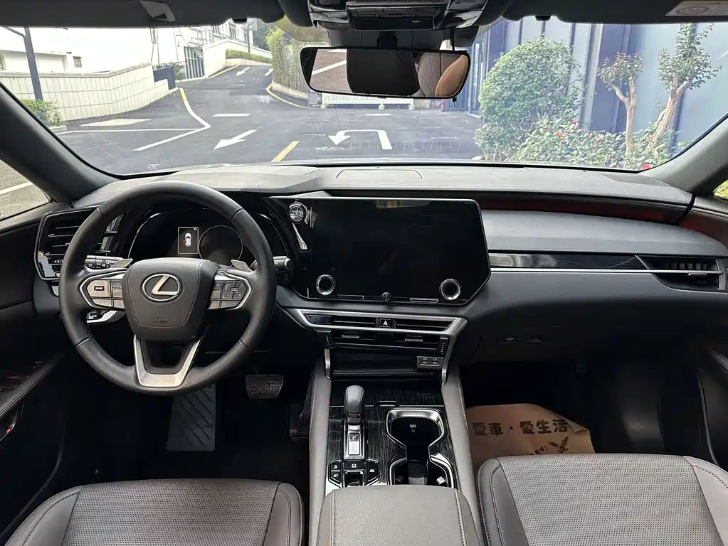 Lexus RX — миниатюра 7