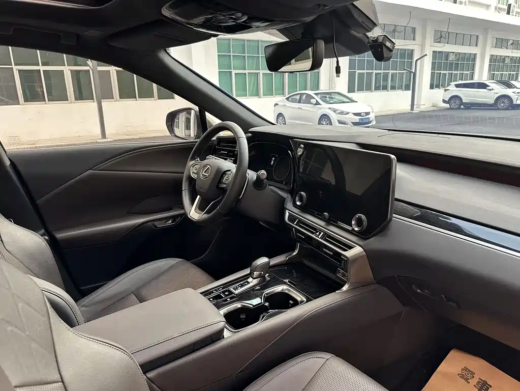 Lexus RX — миниатюра 11