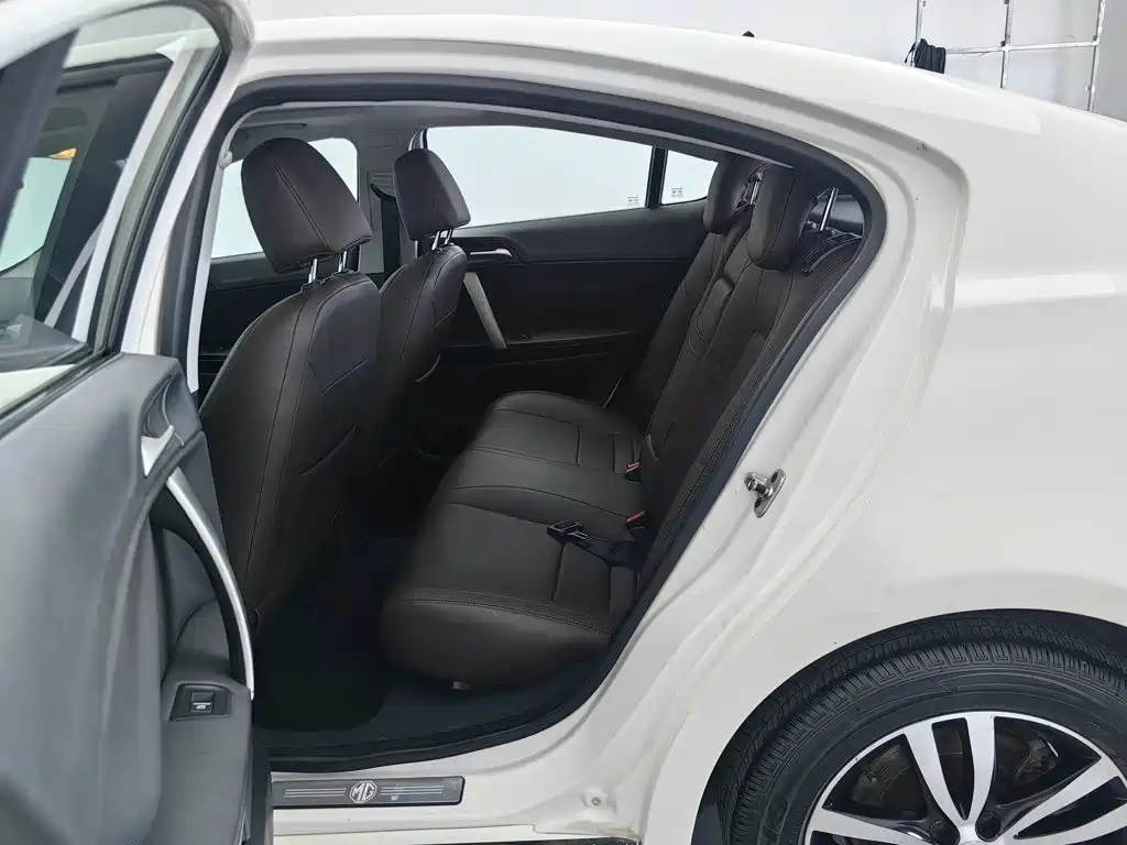 MG MG6 — миниатюра 15