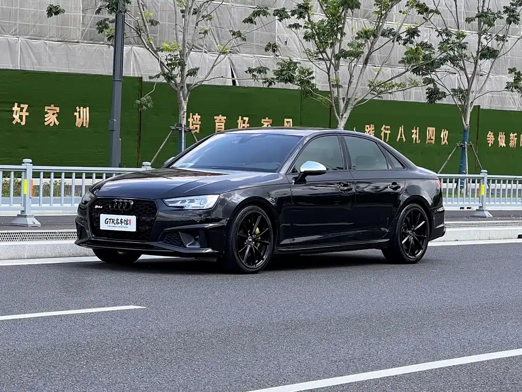 Audi S4