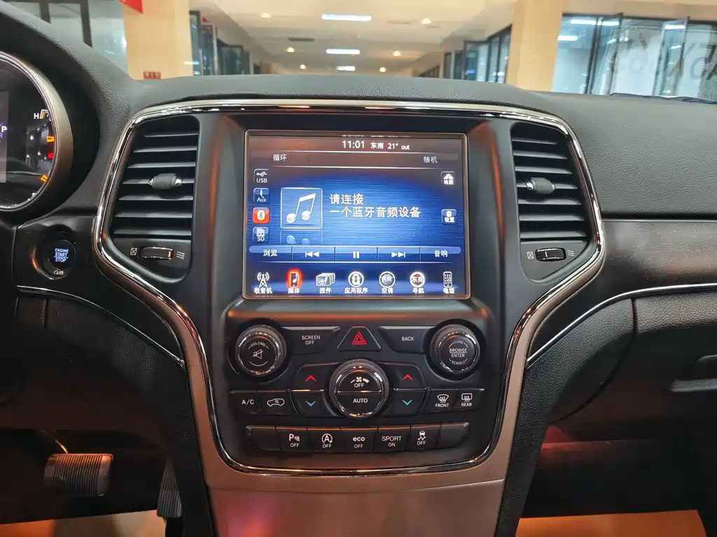 Jeep Grand Cherokee (Import) — миниатюра 7
