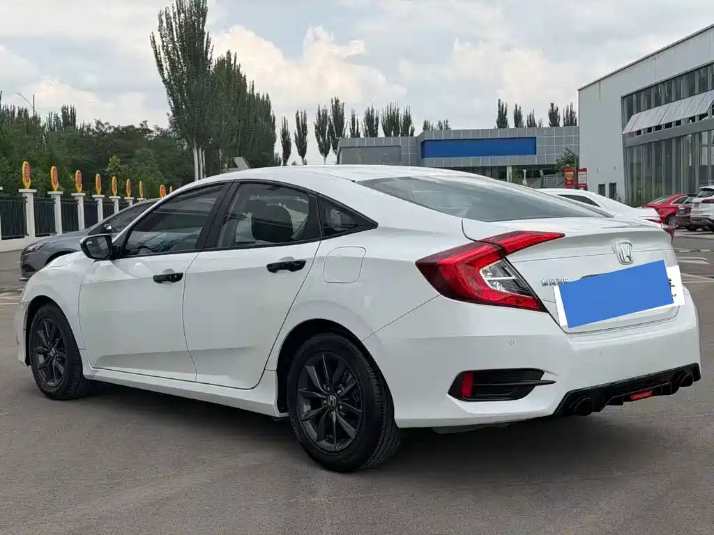 Honda Civic — миниатюра 7
