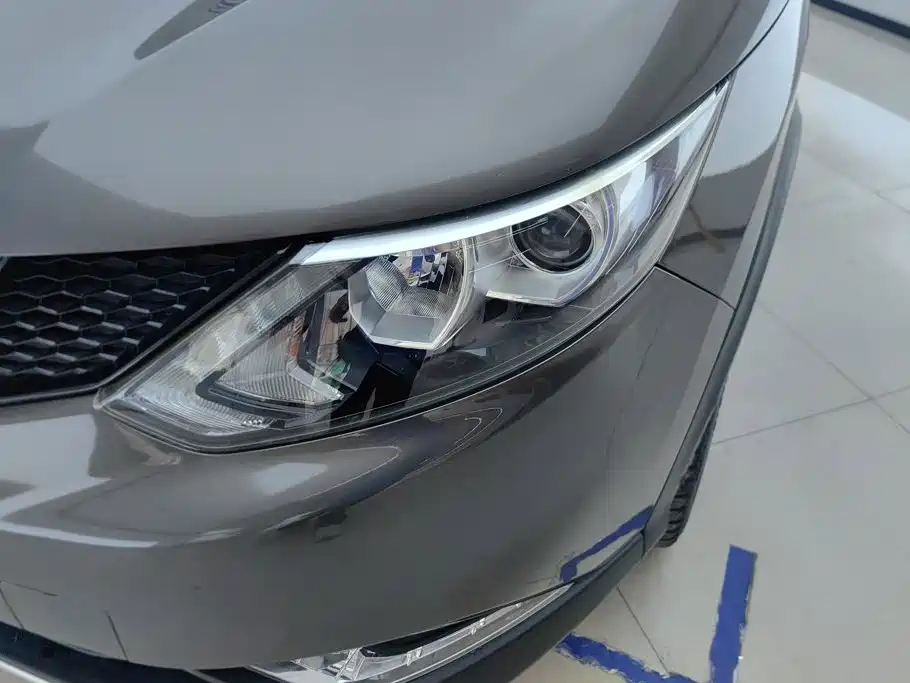 Nissan Qashqai — миниатюра 5