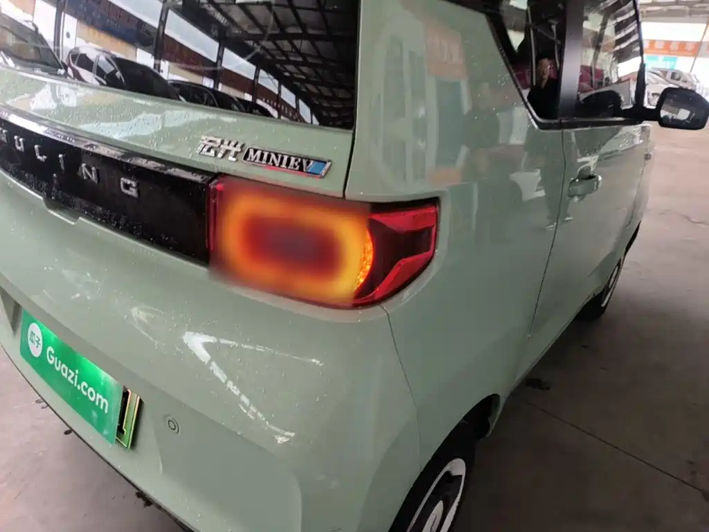 Wuling MINIEV — миниатюра 8