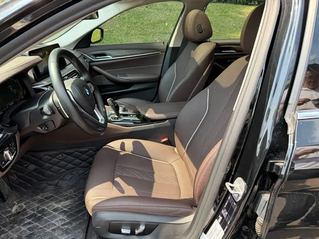 BMW 5 Series — миниатюра 8