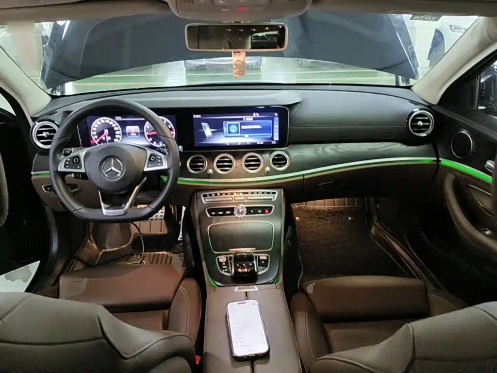 Mercedes-Benz E-Class — миниатюра 10