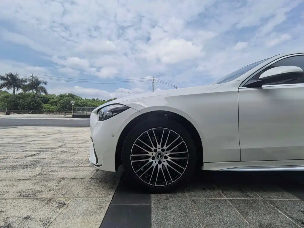 Mercedes-Benz C-Class — миниатюра 12