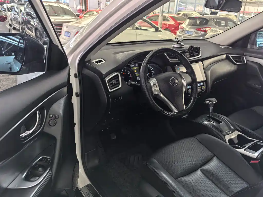 Nissan X-Trail — миниатюра 7