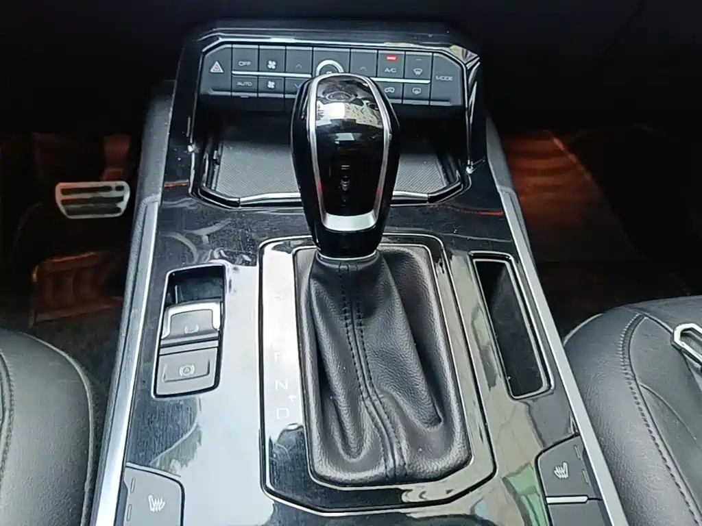 Wey Wey VV7 — миниатюра 14