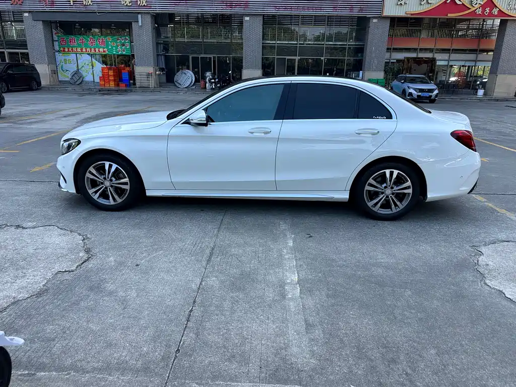 Mercedes-Benz C-Class — миниатюра 7