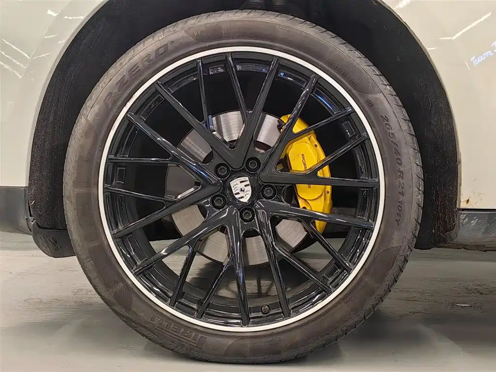 Porsche Macan — миниатюра 8