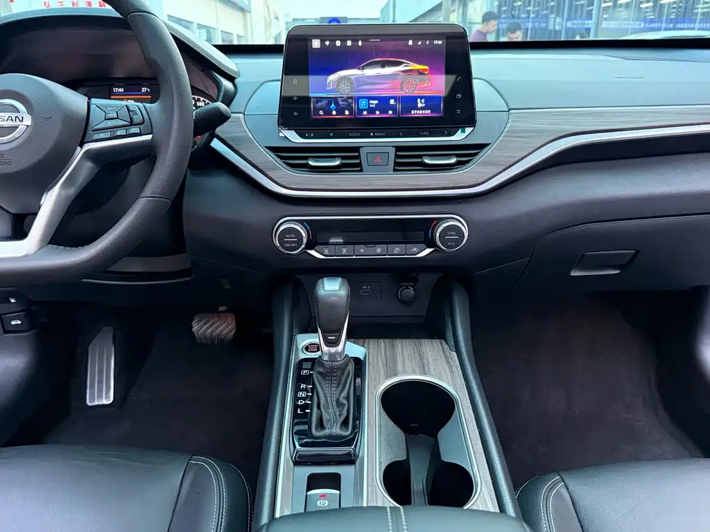 Nissan Teana — миниатюра 7