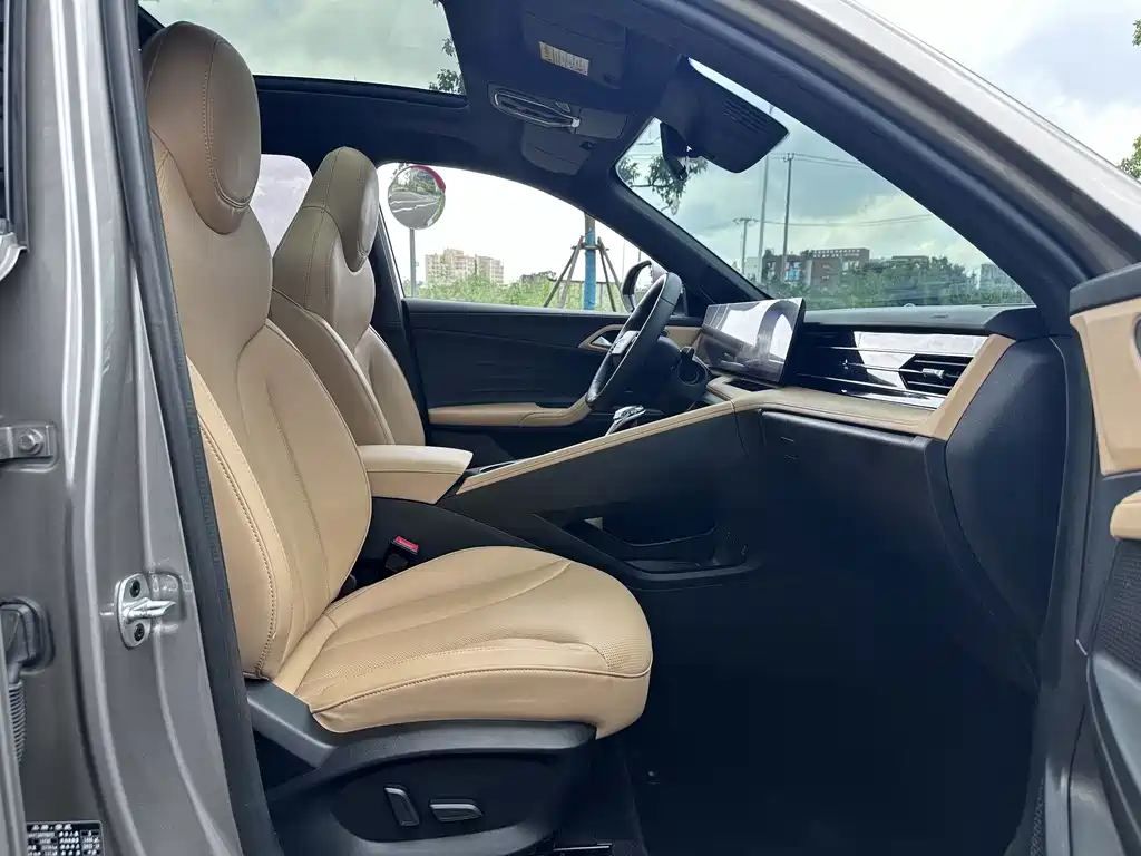 Roewe RX5 New Energy — миниатюра 7
